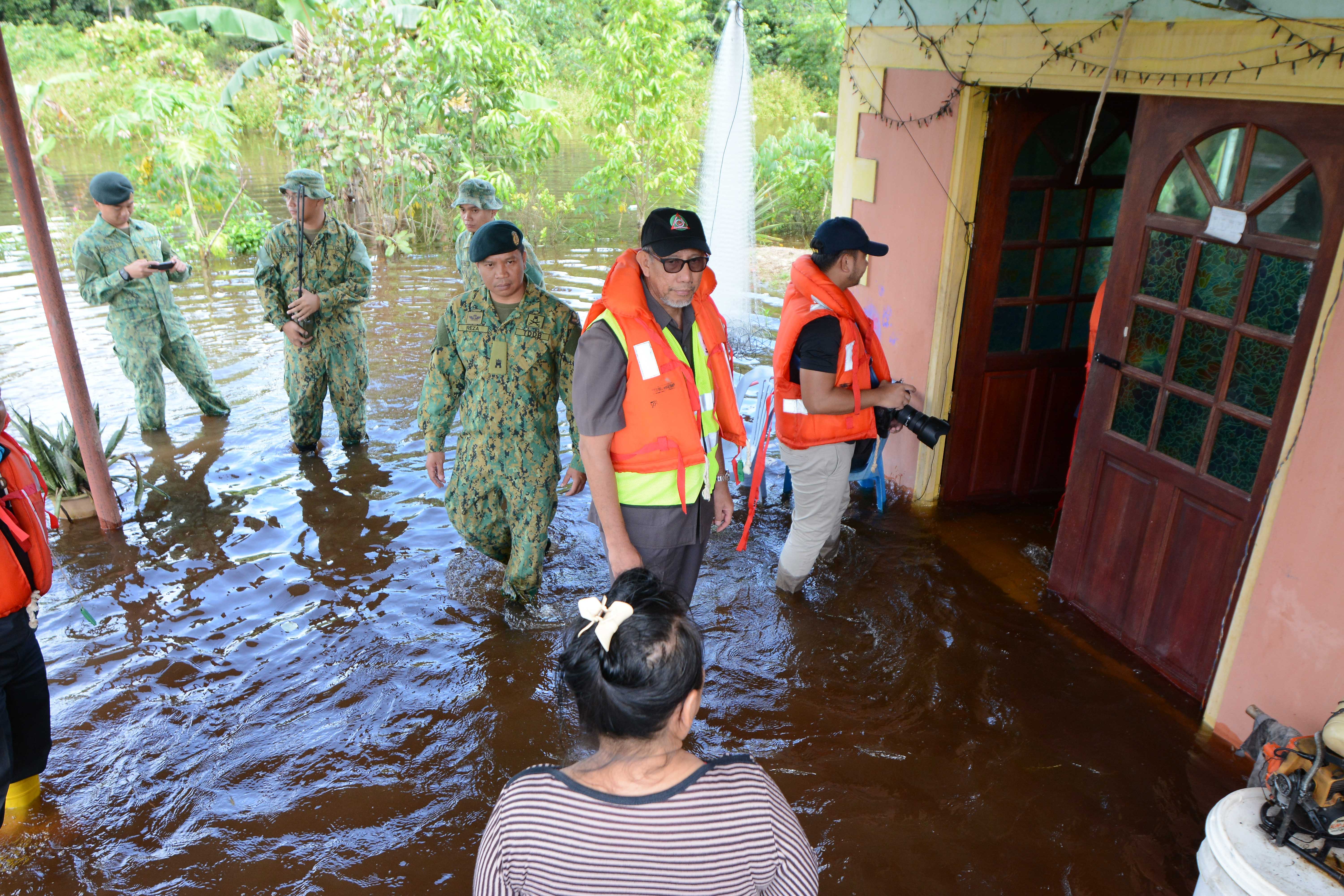Berita - Paras air banjir Daerah Tutong terkawal